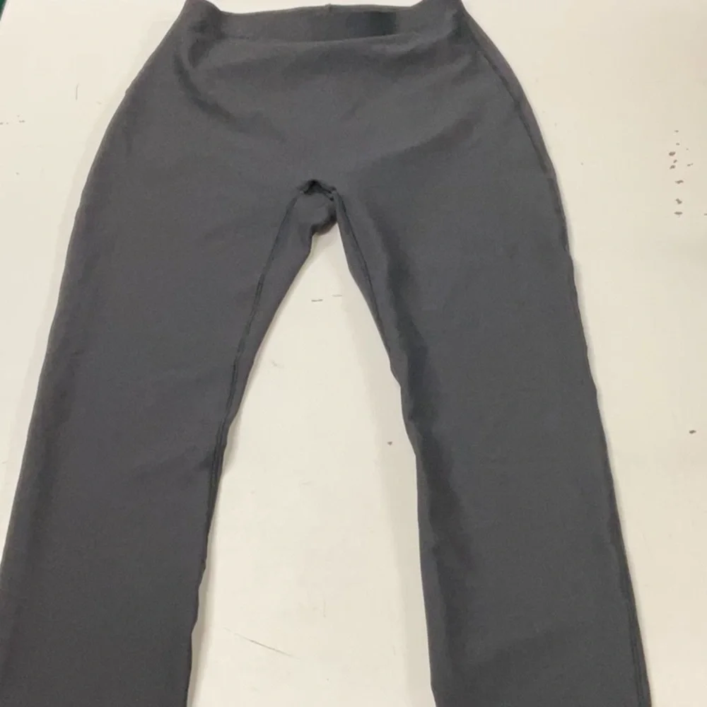 SKIMS Charcoal High-Waisted Leggings
U1-44 - Picture 2 of 5